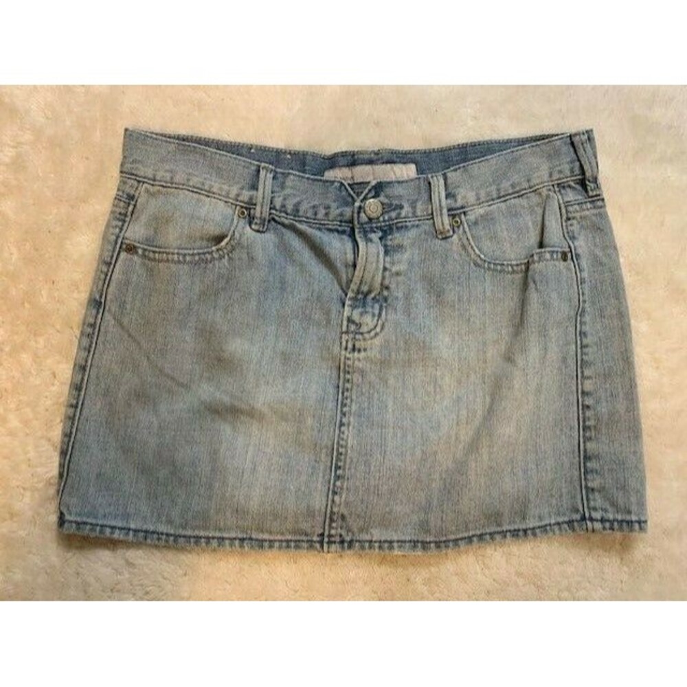 Old Navy Size 4 Womens Skirt Light Wash Short Mini